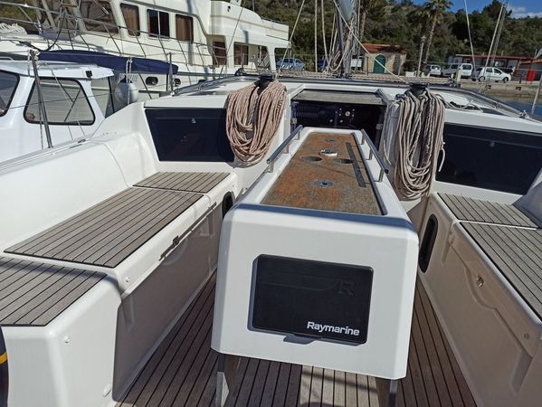 Dufour 390 | Esko