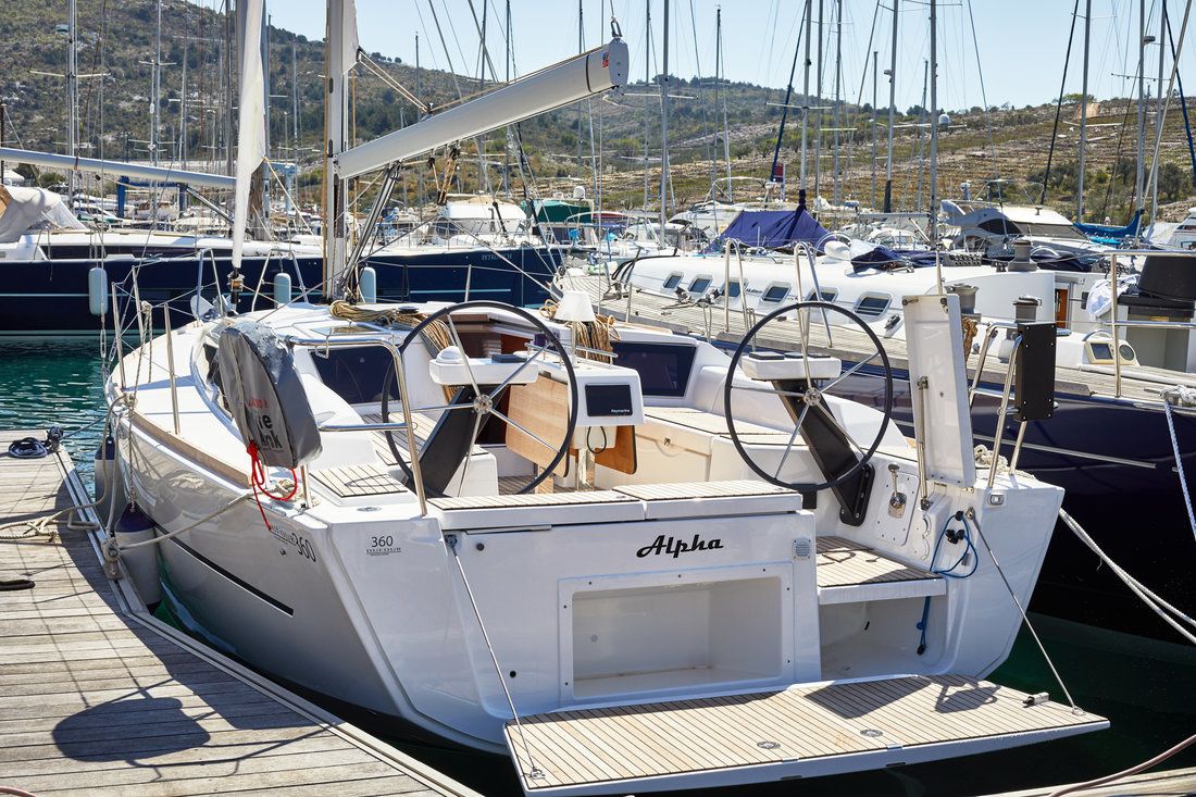 Dufour 360 | Alpha