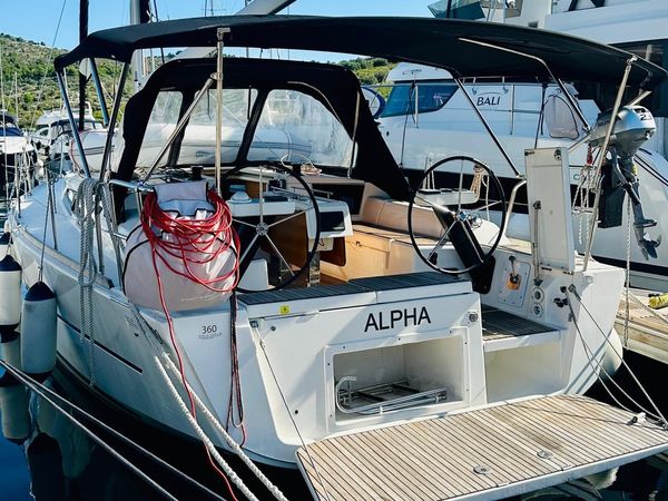Dufour 360 | Alpha
