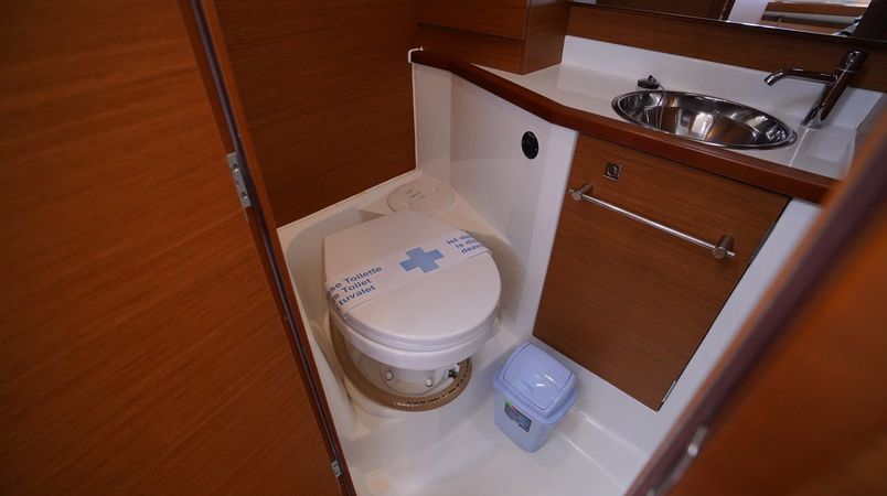 Jeanneau Sun Odyssey 389 | Gin Fizz