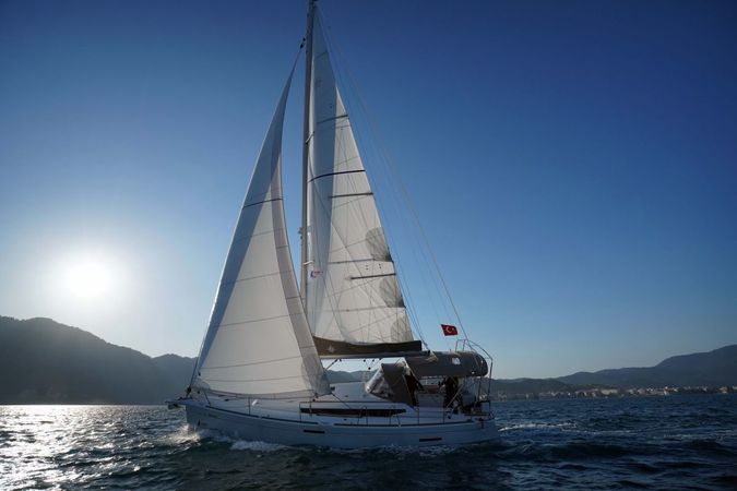 Jeanneau Sun Odyssey 389 | Gin Fizz