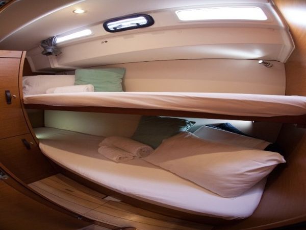 Jeanneau 54 | Pelagic Sail