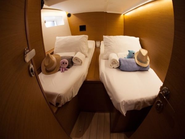 Jeanneau 54 | Pelagic Sail