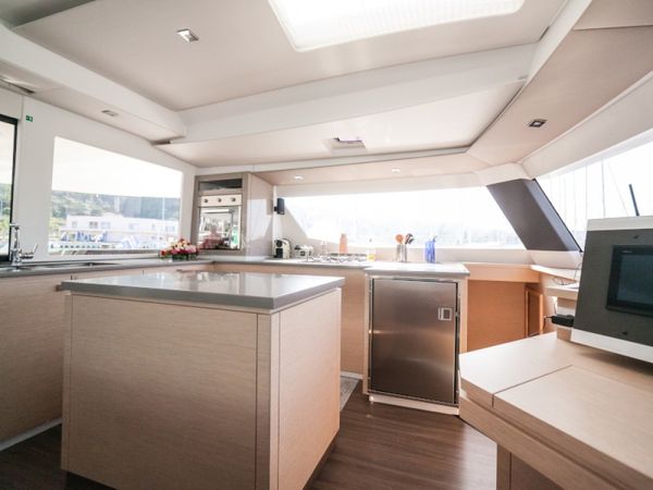 Fountaine Pajot Saba 50 | Alvin
