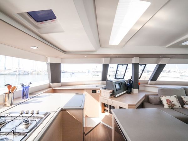 Fountaine Pajot Saba 50 | Alvin