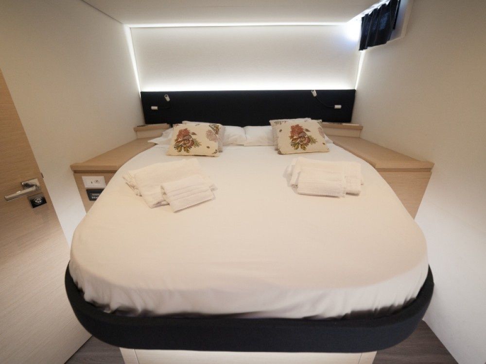 Fountaine Pajot Saba 50 | Alvin