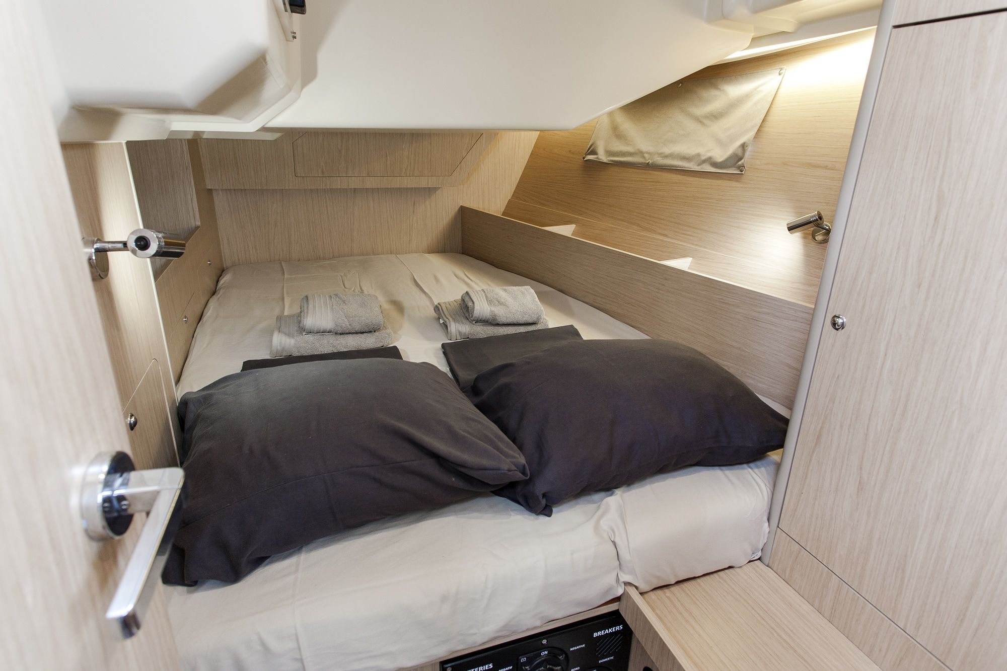 Beneteau Oceanis 41.1 | Rose Royce