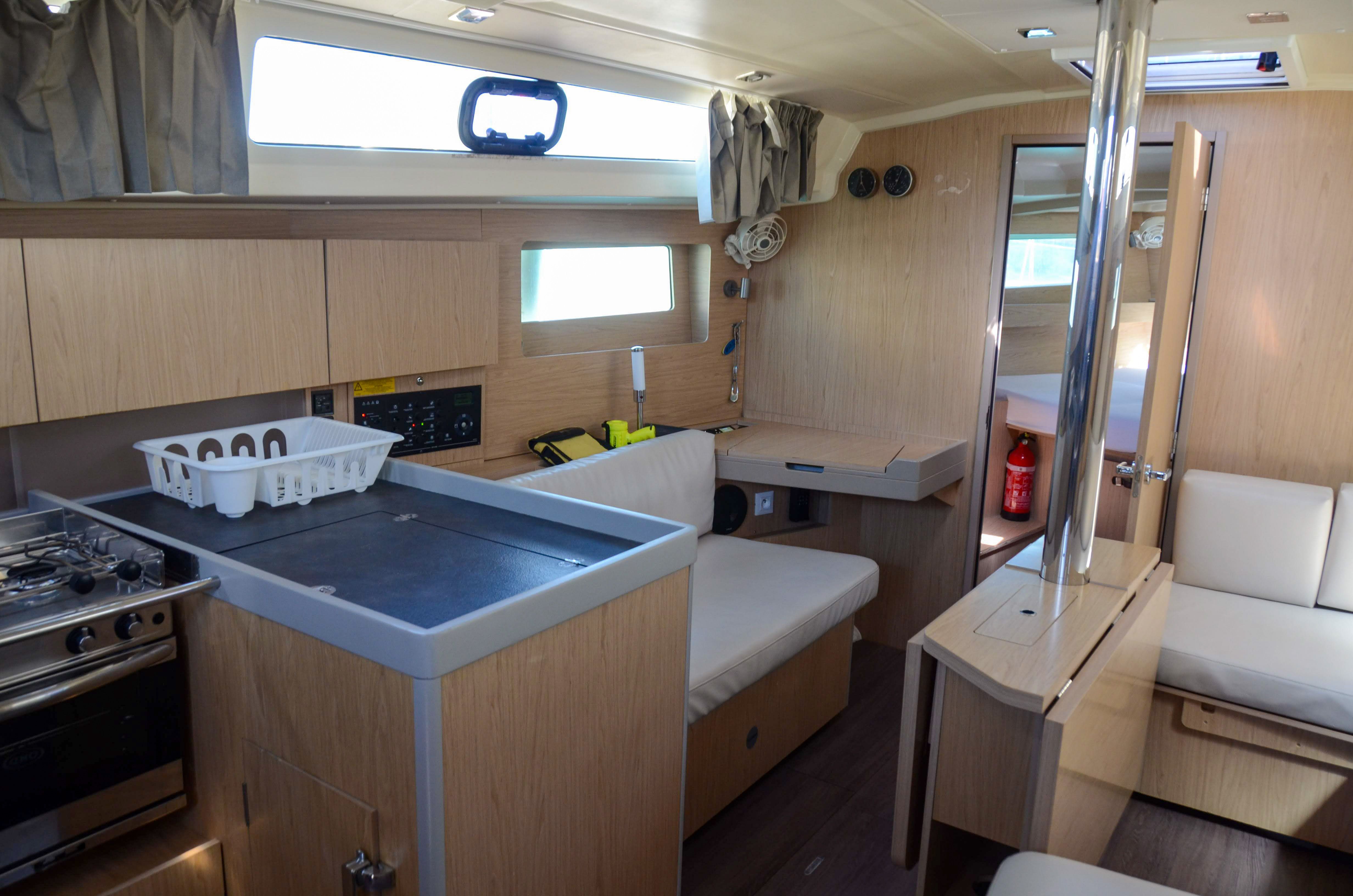 Beneteau Oceanis 41.1 | Hydros