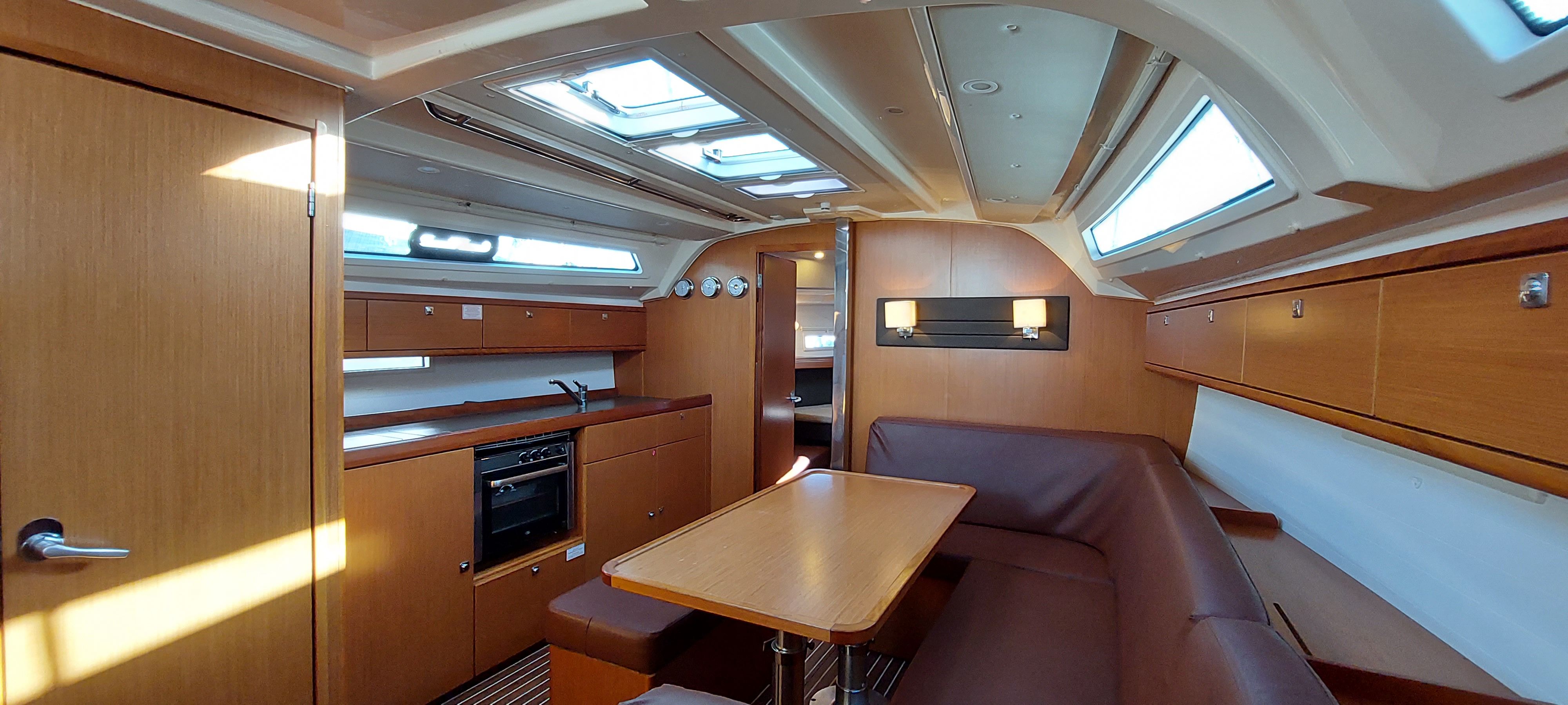 Bavaria Cruiser 41 | Oberon