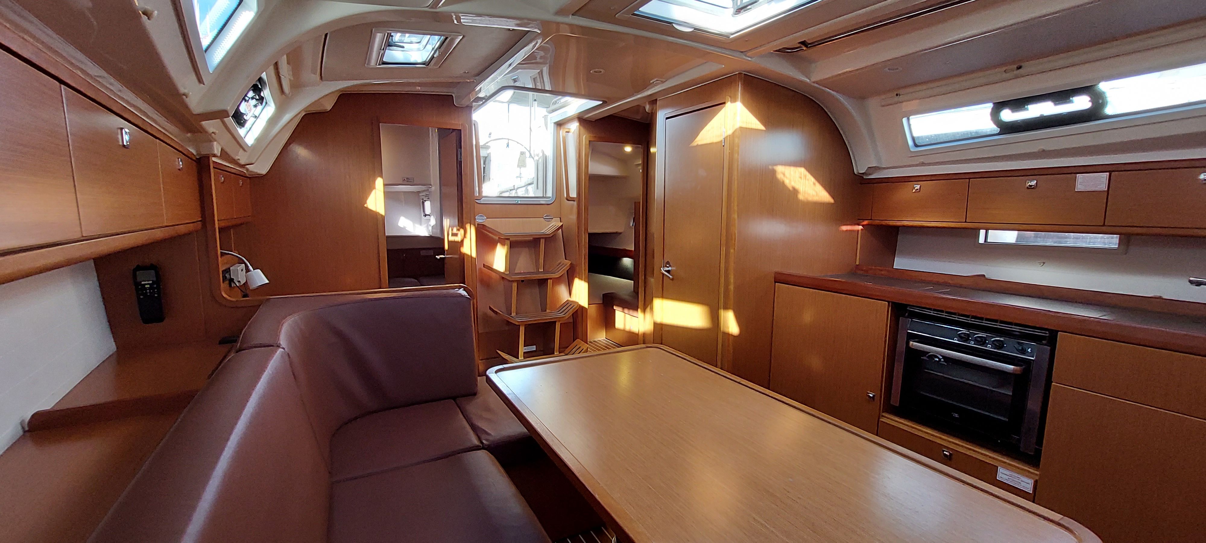 Bavaria Cruiser 41 | Oberon