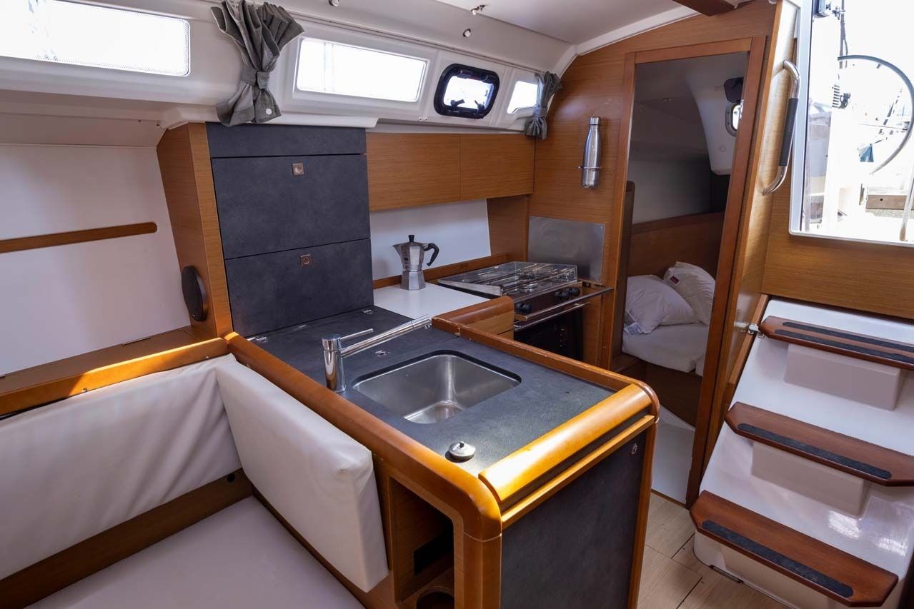 Jeanneau Sun Odyssey 349 | In the Mood