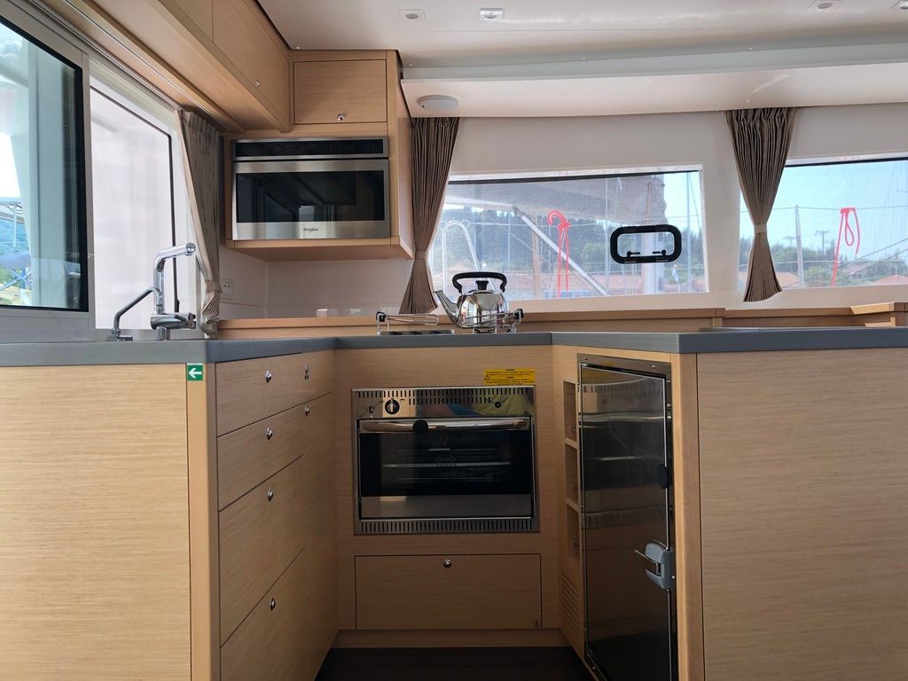 Lagoon 450 F | Aristofanis