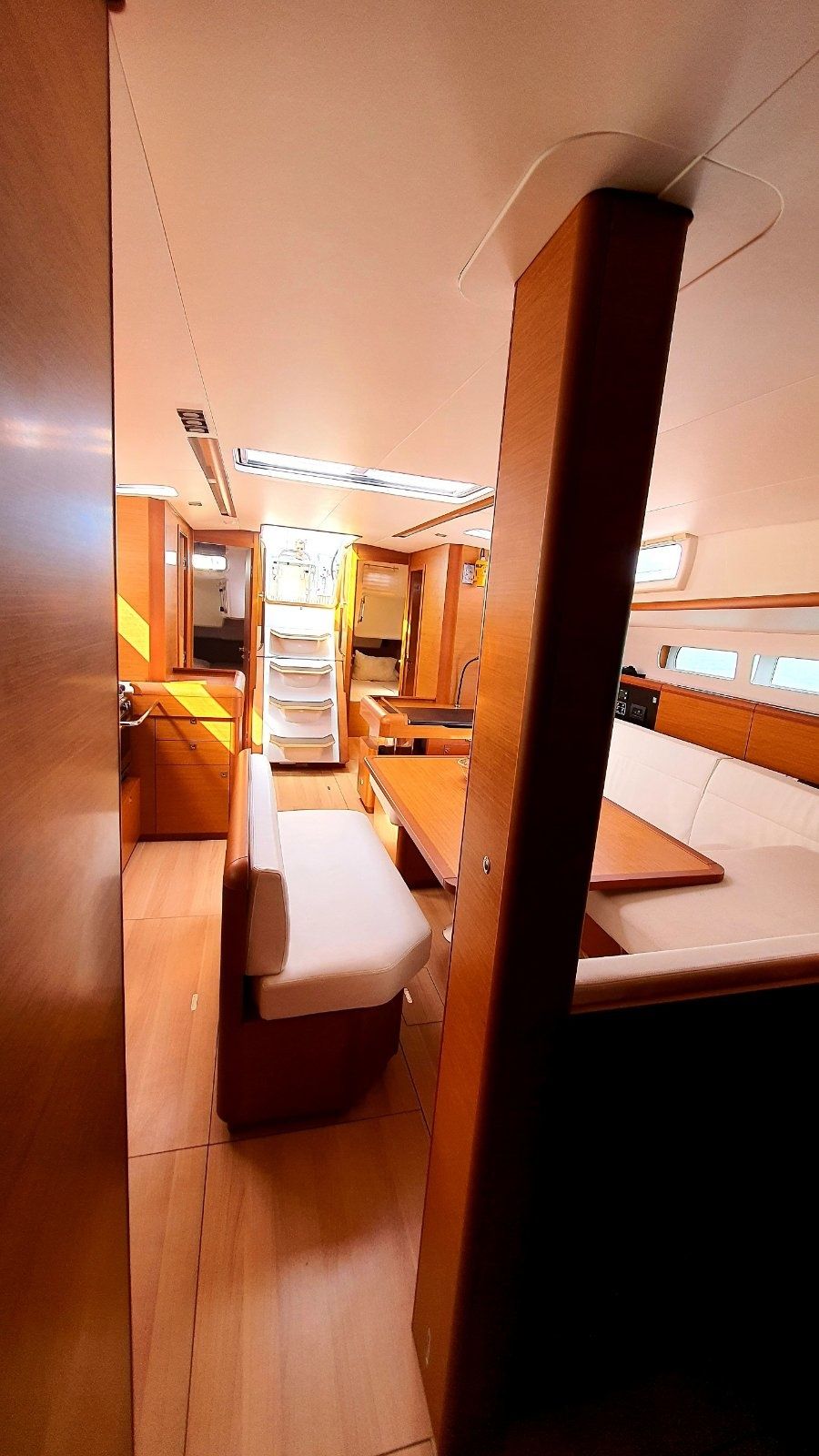 Jeanneau Sun Odyssey 519 | Aquaholic