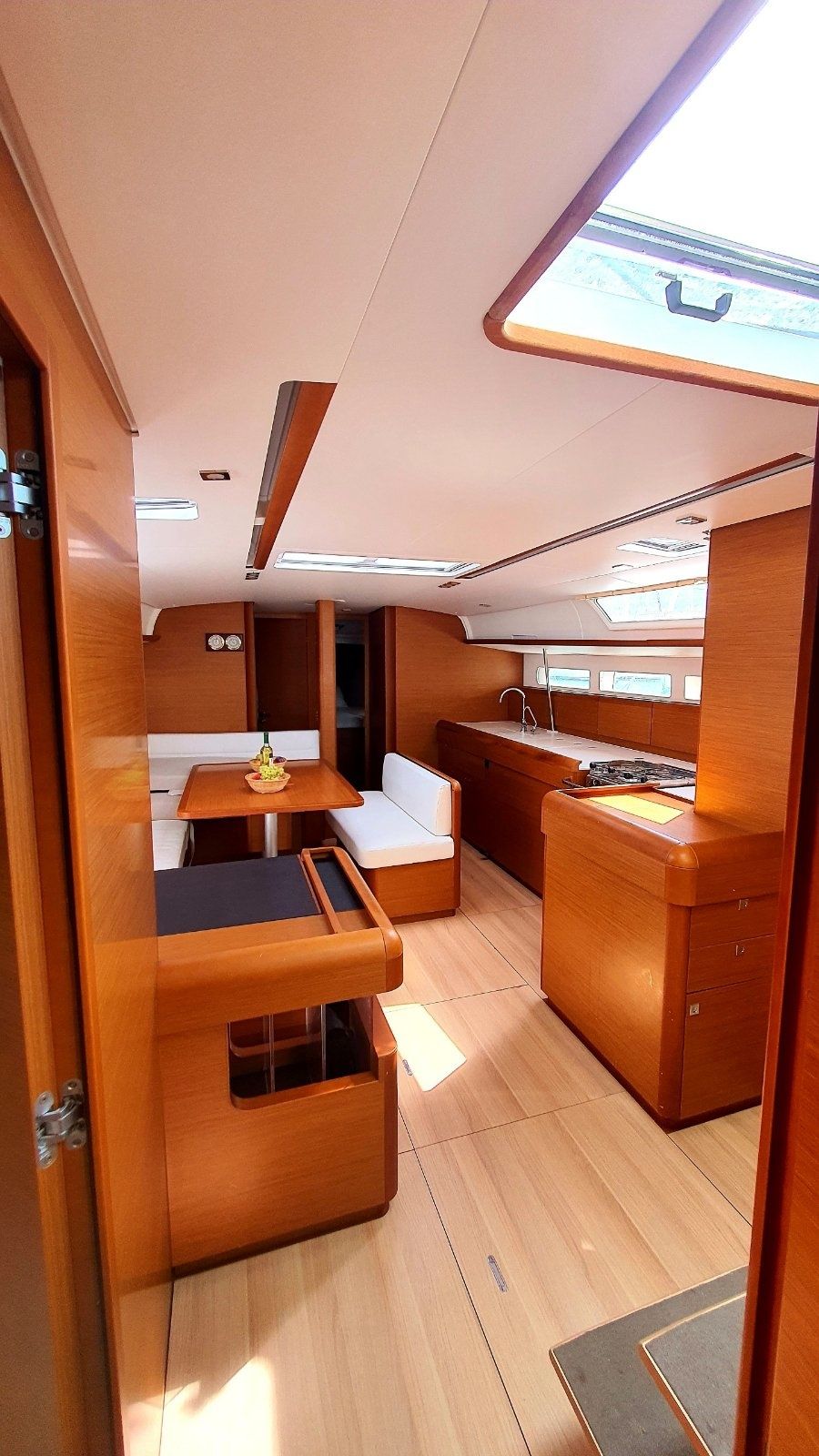 Jeanneau Sun Odyssey 519 | Aquaholic