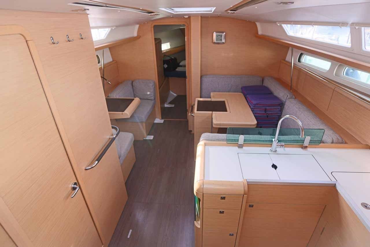 Jeanneau Sun Odyssey 419 | Sunny