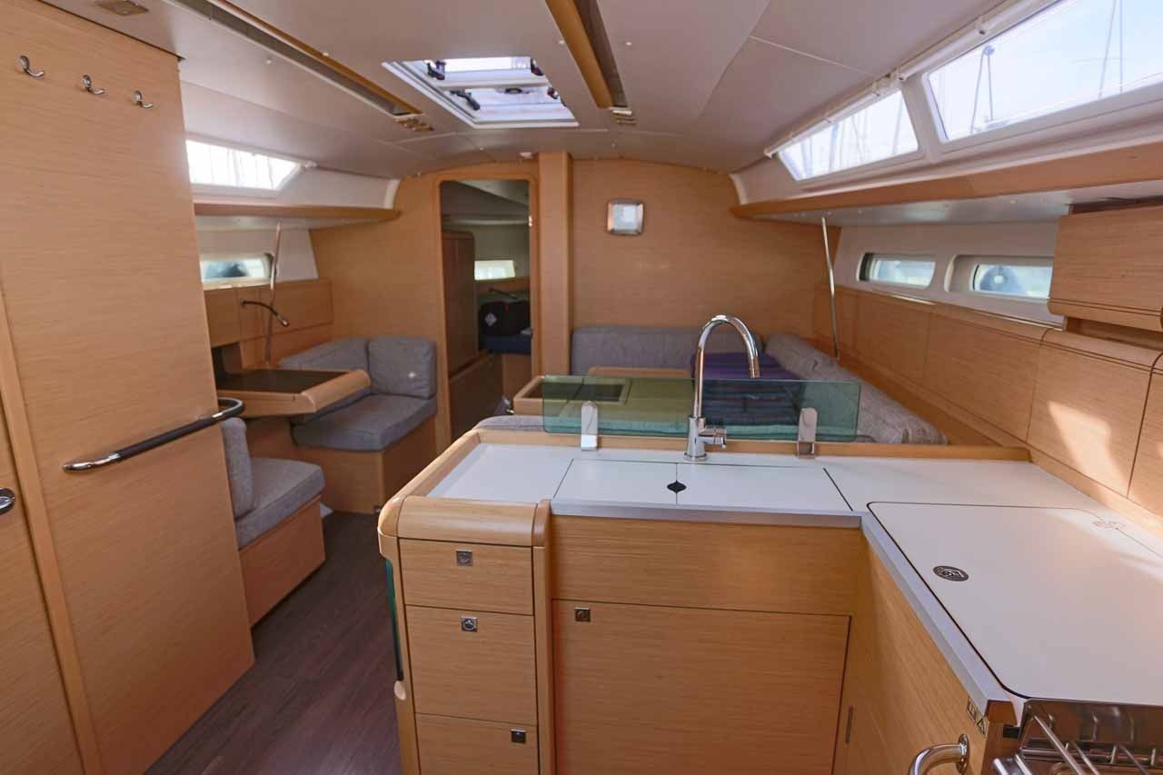 Jeanneau Sun Odyssey 419 | Sunny