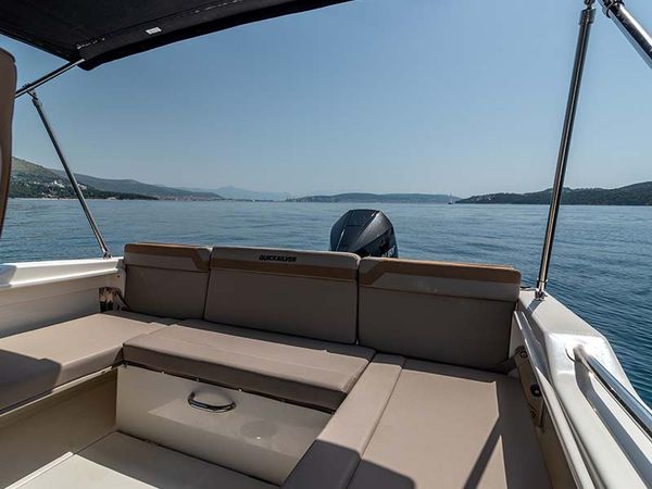 Quicksilver 755 | Activ Open