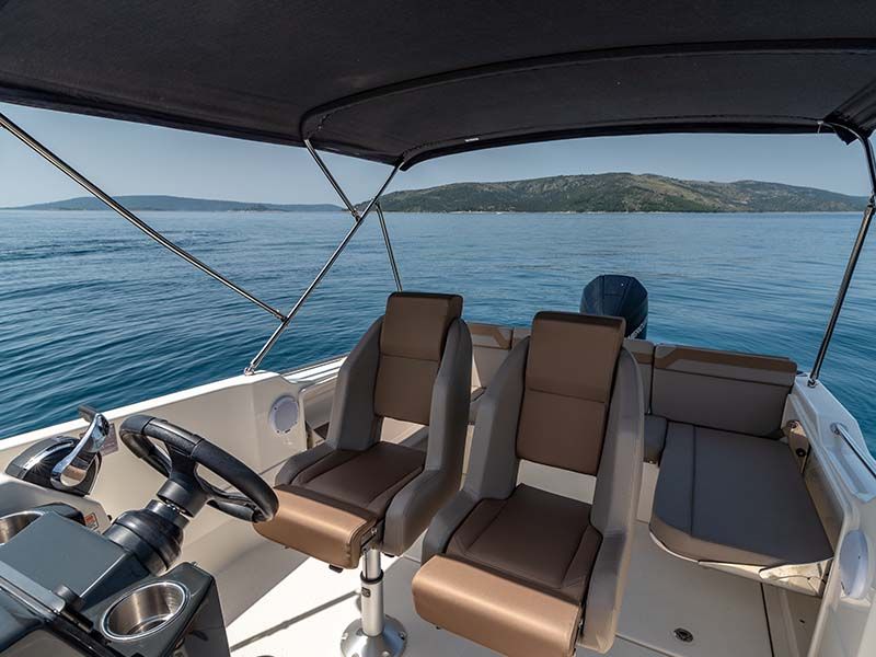 Quicksilver 755 | Activ Open