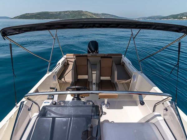 Quicksilver 755 | Activ Open