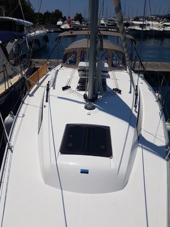 Bavaria Cruiser 34 | Dory 2