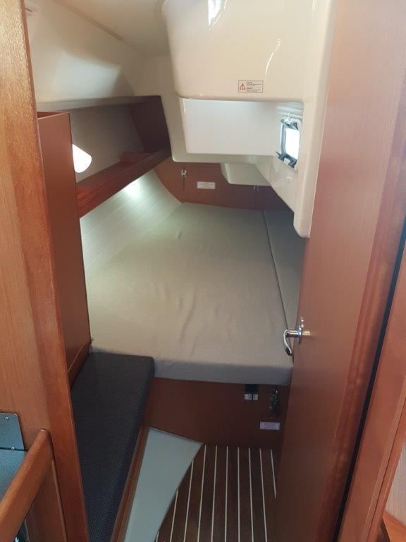 Bavaria Cruiser 34 | Dory 2
