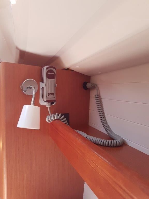 Bavaria Cruiser 34 | Dory 2