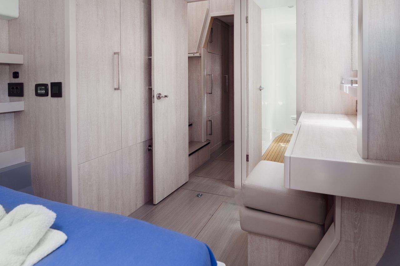 Leopard 58 | Between