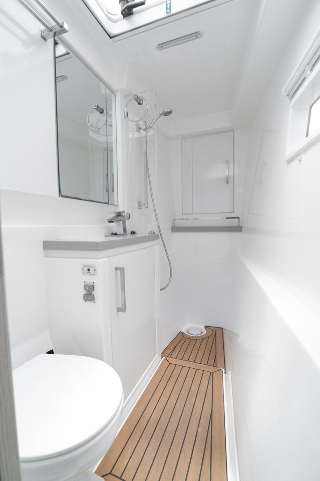 Leopard 58 | Between