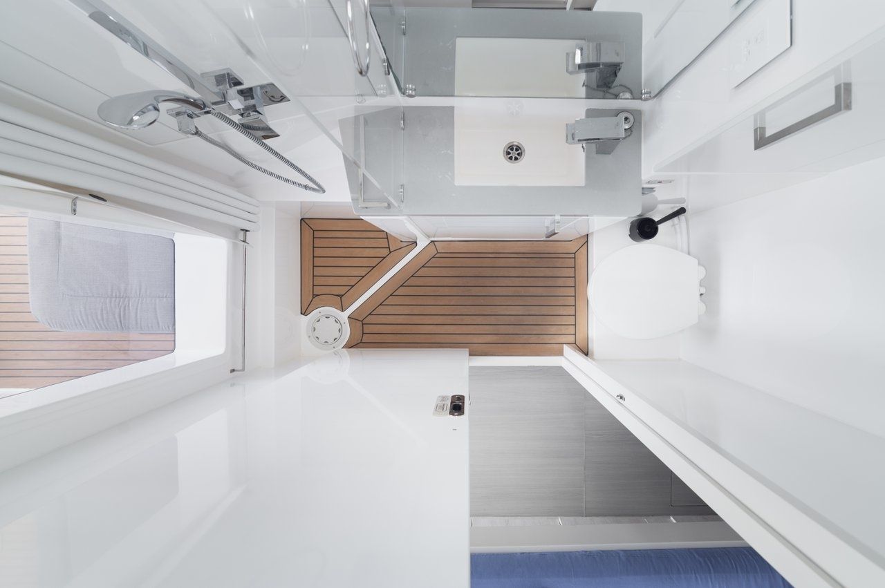 Leopard 58 | Between