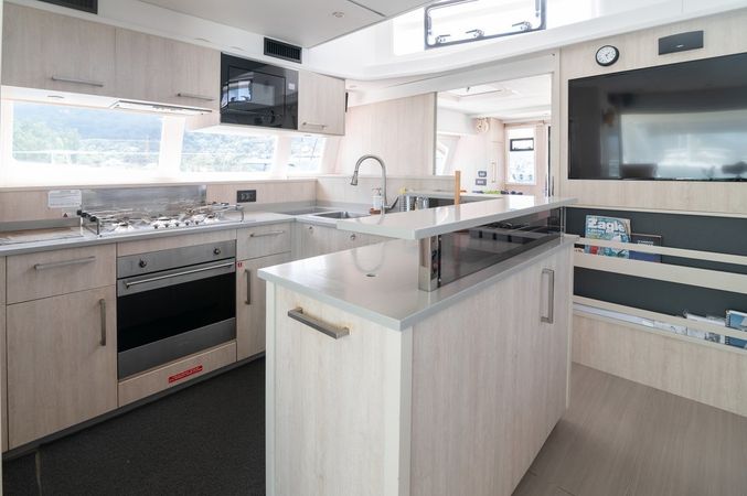 Leopard 58 | Between