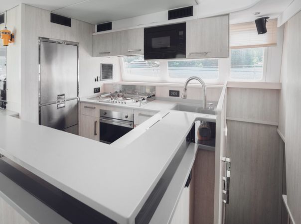 Leopard 58 | Between