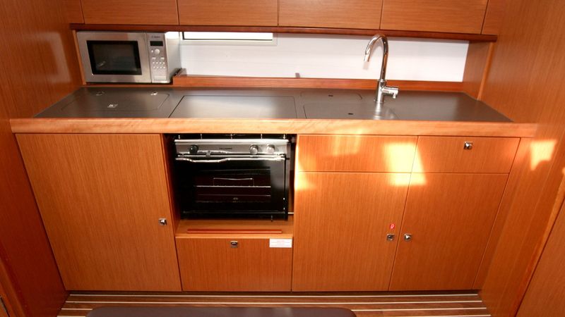 Bavaria Cruiser 41 | Raven