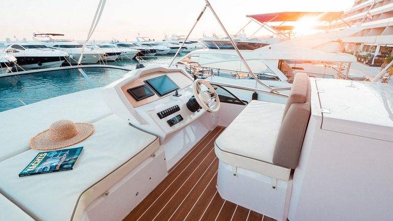 Sessa Fly 47 | Stardust