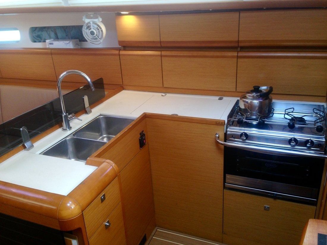 Jeanneau Sun Odyssey 409 | T-Punch