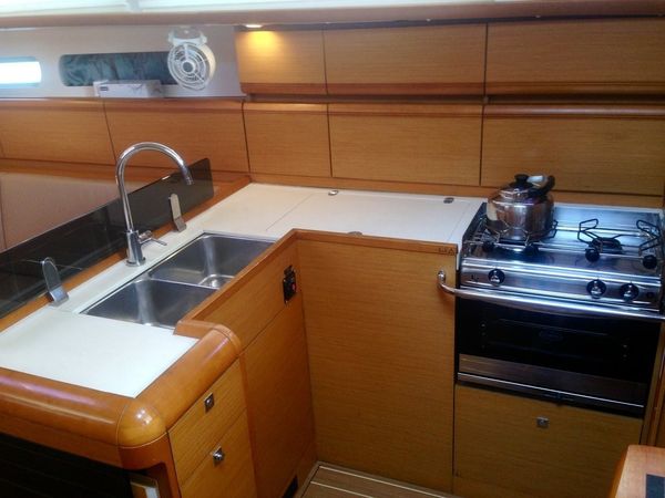 Jeanneau Sun Odyssey 409 | T-Punch