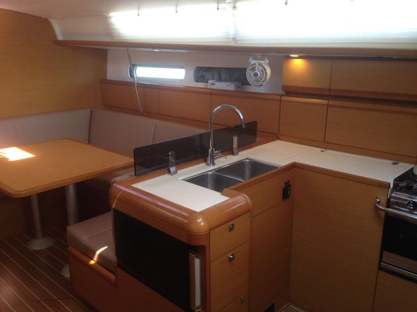 Jeanneau Sun Odyssey 409 | T-Punch