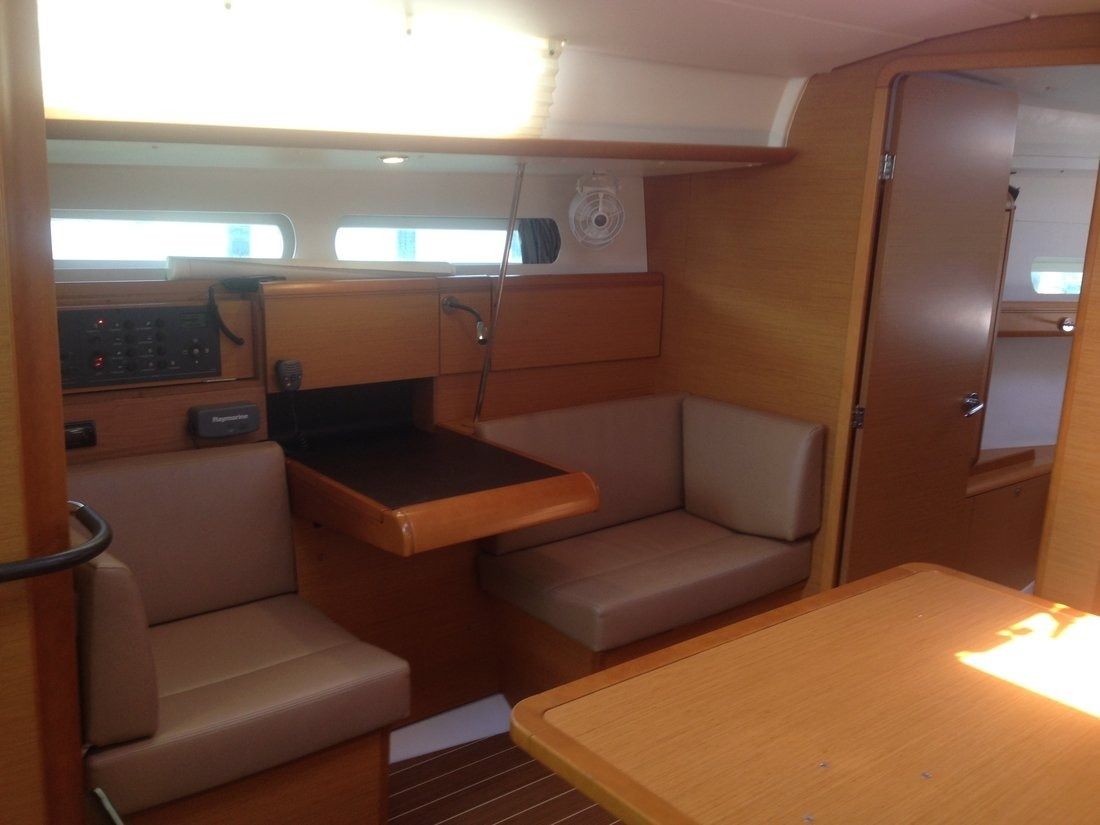 Jeanneau Sun Odyssey 409 | T-Punch