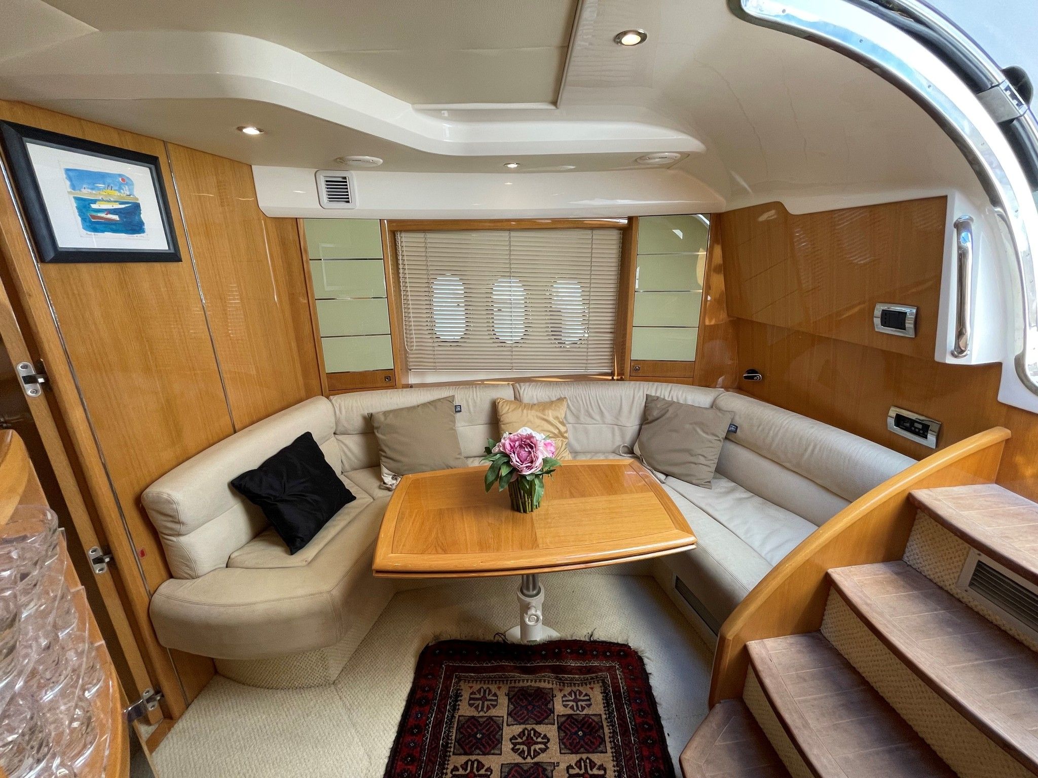 Absolute 39 | Lady M