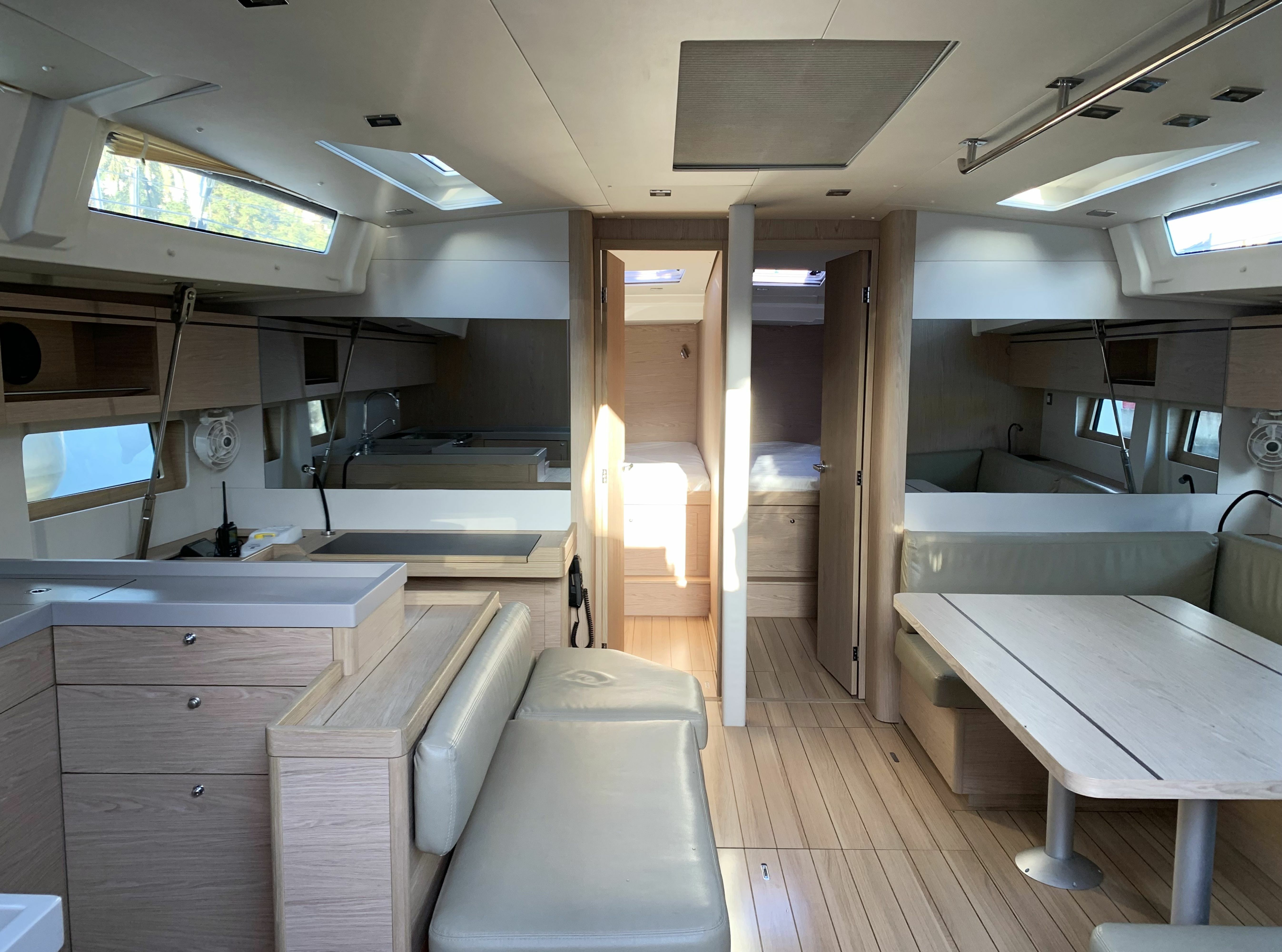 Beneteau Oceanis 51.1 | Avocado