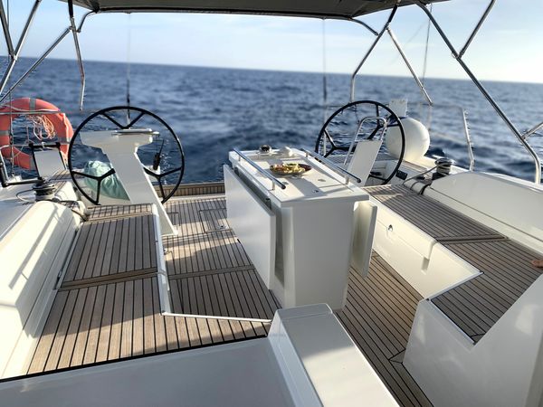 Beneteau Oceanis 51.1 | Avocado