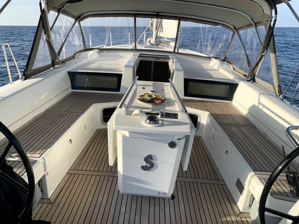 Beneteau Oceanis 51.1 | Avocado