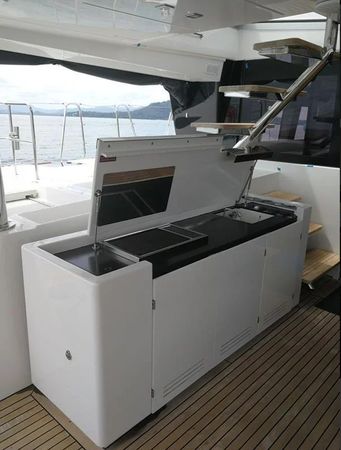 Lagoon 620 | Six Degrees