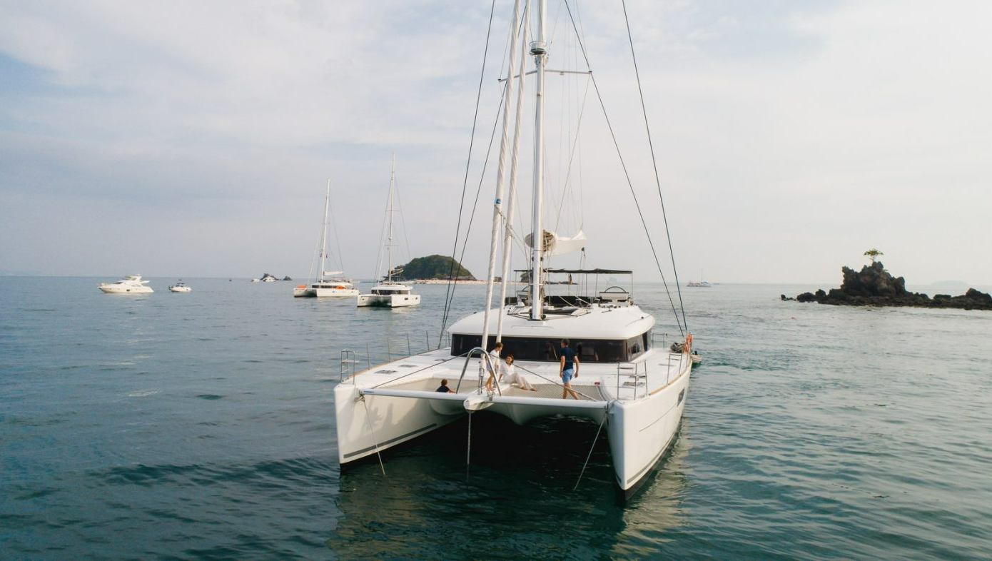 Lagoon 620 | Six Degrees