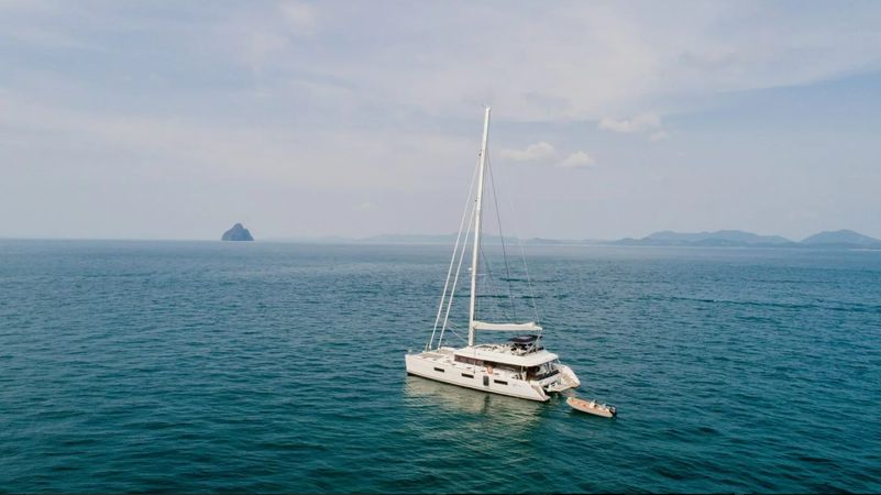 Lagoon 620 | Six Degrees