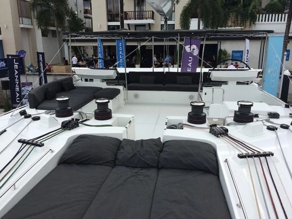 Lagoon 620 | Six Degrees