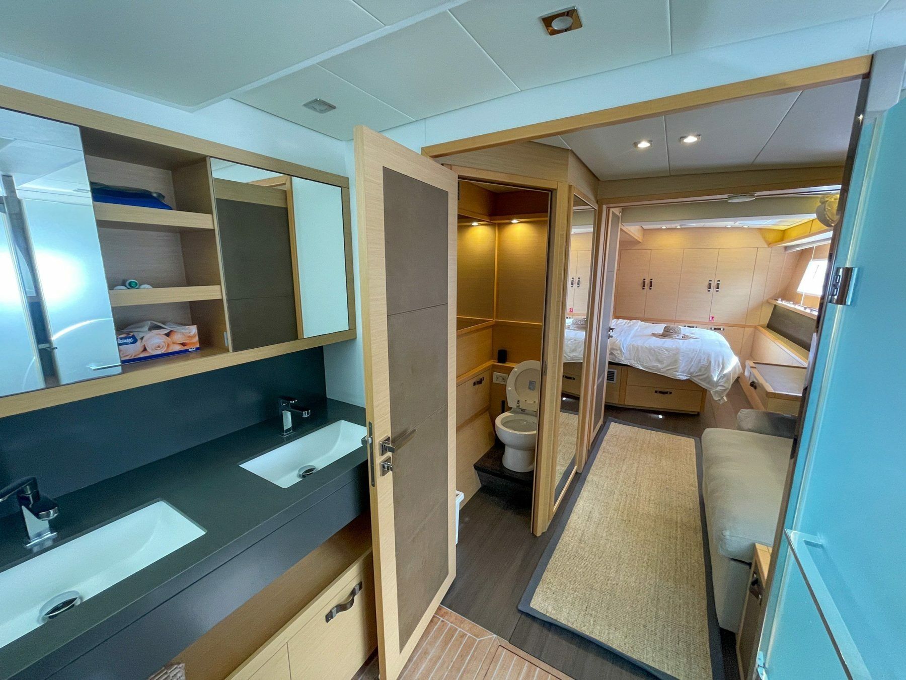 Lagoon 620 | Six Degrees