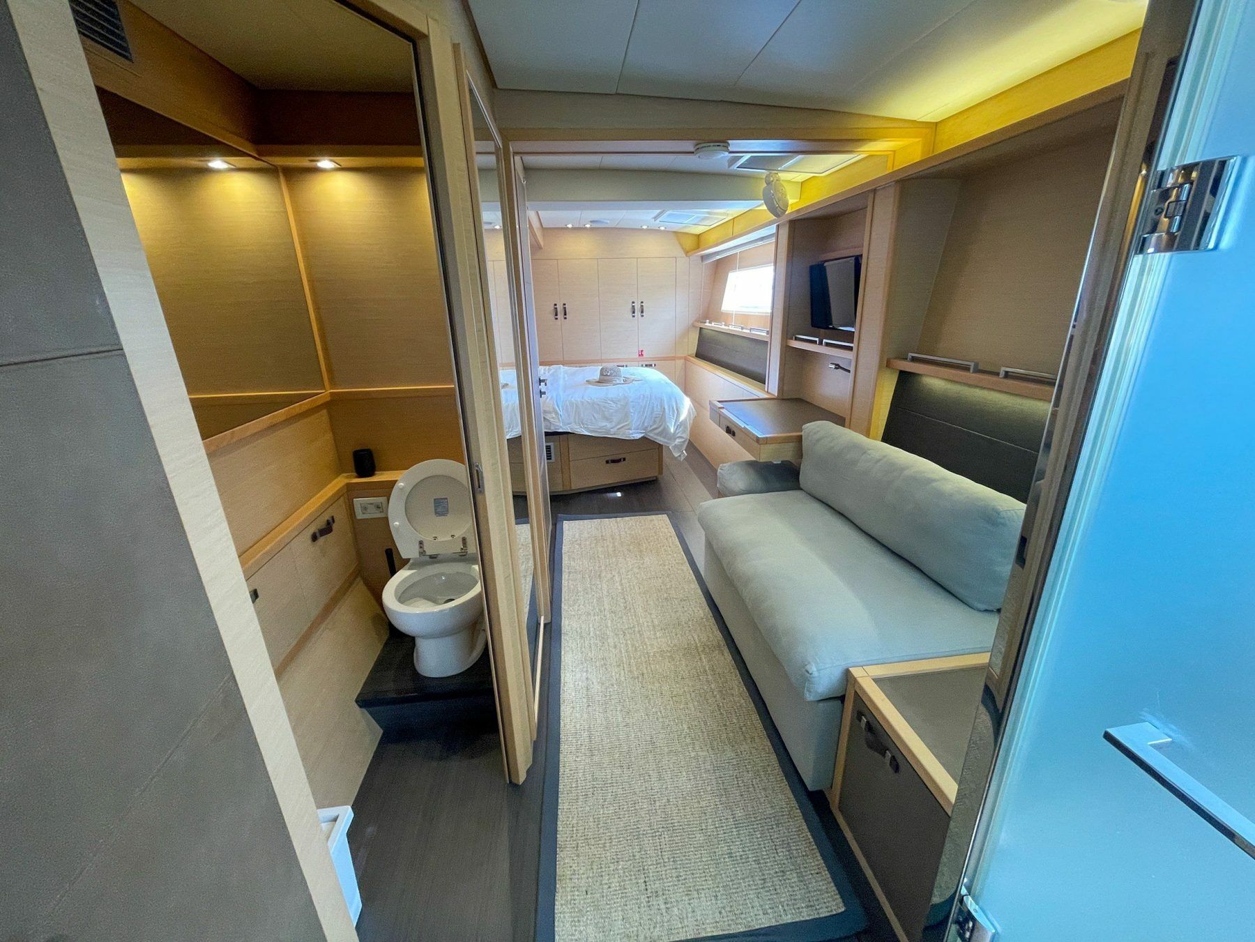 Lagoon 620 | Six Degrees