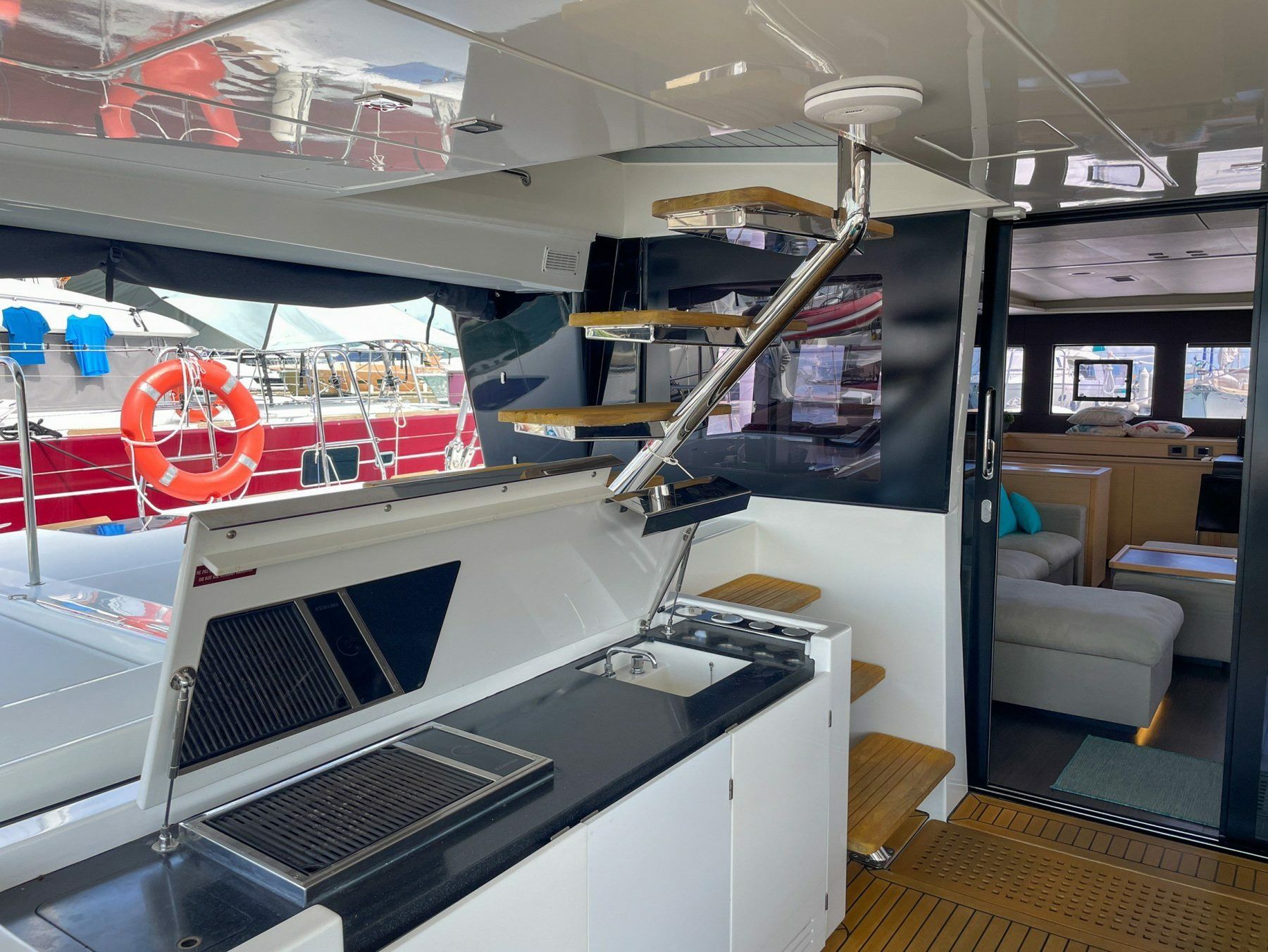 Lagoon 620 | Six Degrees