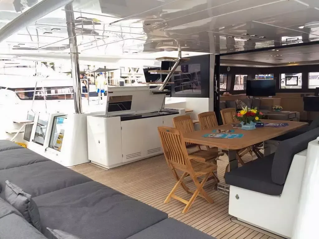 Lagoon 620 | Six Degrees