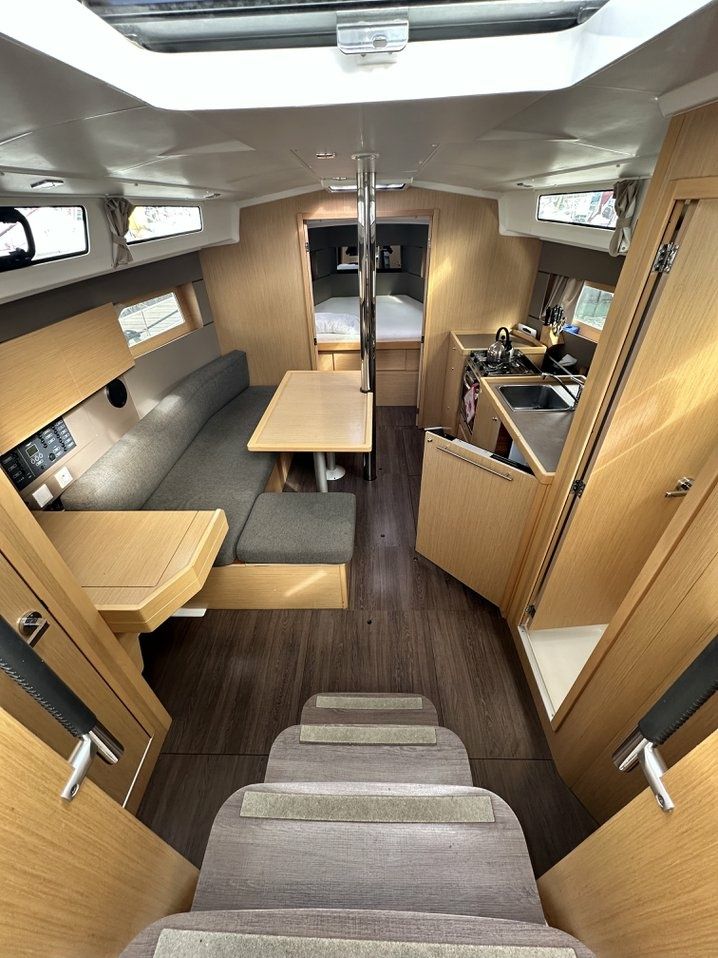 Beneteau Oceanis 38 | Delfino